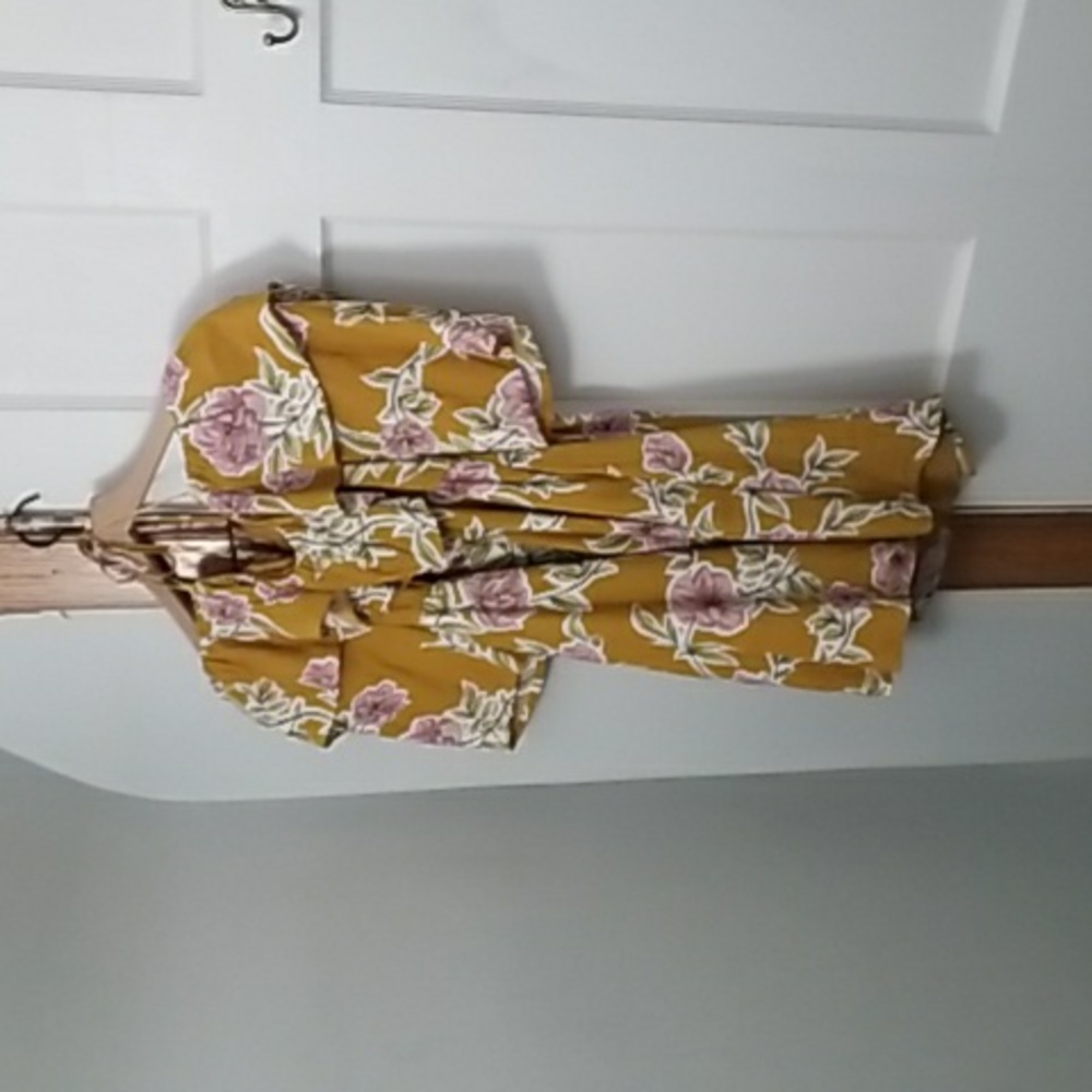 Revolve Mini Dress Size Large Yellow Cold Shoulder Cupcakes & Cashmere NWT - Picture 5 of 12